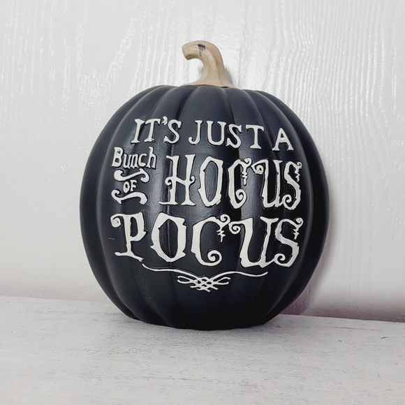 It's Just a Bunch of Hocus Pocus Black Pumpkin Halloween Decor Resin 8" x 6" New - Picture 1 of 4